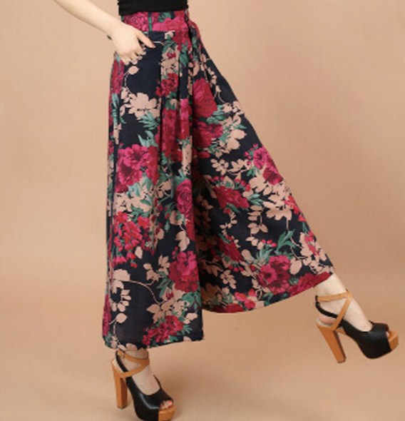 Aneka model celana  kulot  motif batik  terbaru untuk  remaja  