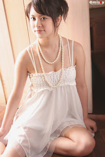 Kyoko Kamidozono Japanese Hot Idol Sexy White Dress 5