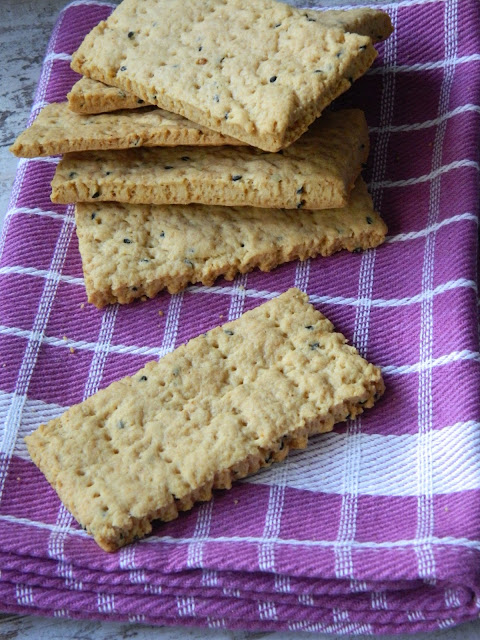 Biscuiti  picanti cu negrilica