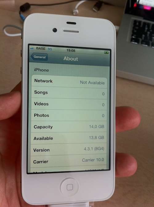 Jailbreak White iPhone 4 [Win & Mac]