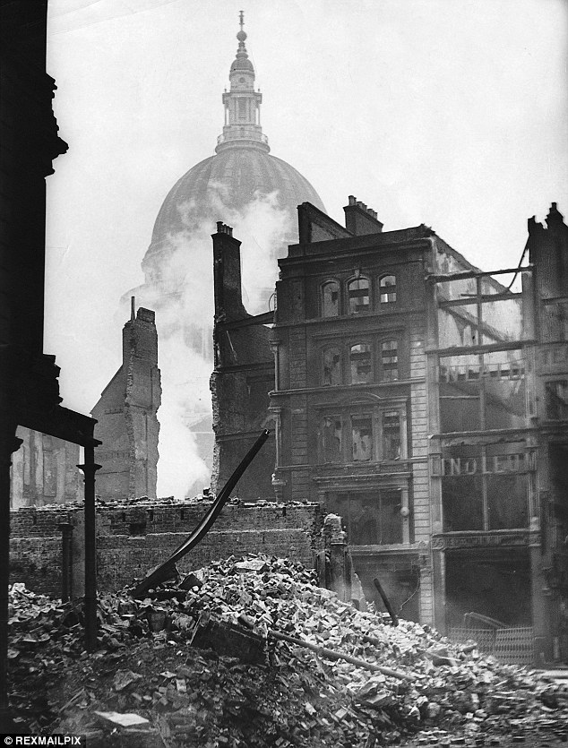 30 December 1940 worldwartwo.filminspector.com Blitz damage St. Paul's Cathedral