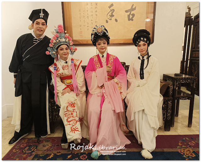 Performers of the Teochew Opera from Er Woo Amateur Musical and Dramatic Association