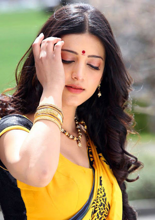Shruti Hassan cool wet gallery stiils in gabbar singh