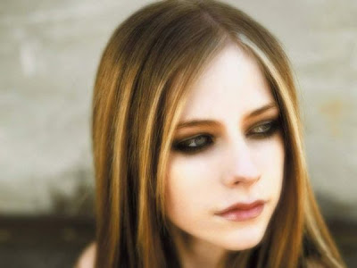 Avril Lavigne close up face