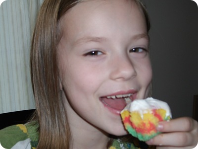 2010.3.17Rainbow Cupcakes