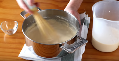 Sponge cake with pastry cream inside