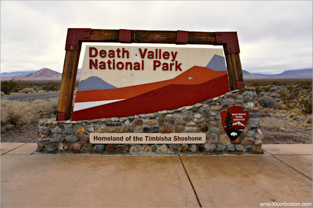 Cartel de Entrada al Death Valley en California