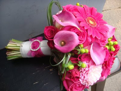 pink and teal wedding bouquets