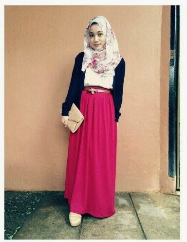 Hijab Style Memadukan Warna Rok dan Jilbab Agar Serasi 