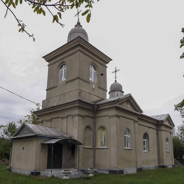 Церковь Николаевская 1860 г. в молдавском селе Дрепкэуць