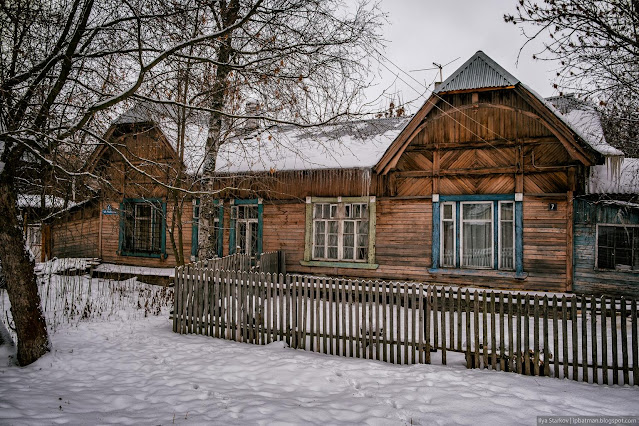 Жилой одноэтажный дом на две квартиры