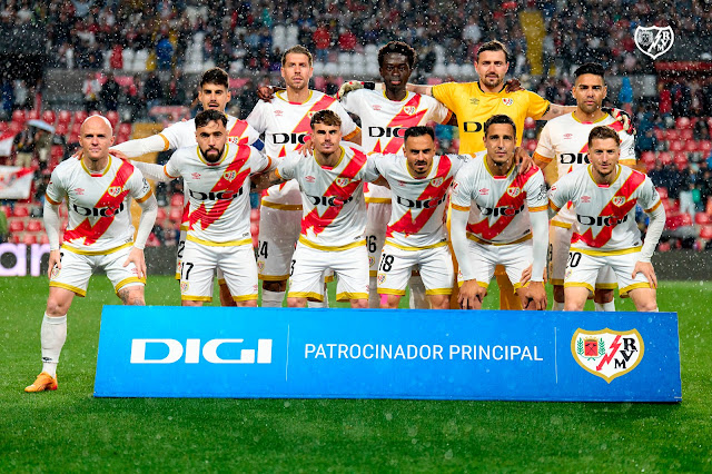 📸RAYO VALLECANO DE MADRID 📆5 mayo 2024 ⬆️Óscar Valentín, Florian Lejeune, Abdul Mumin, Stole Dimitrievski, Radamel Falcao. ⬇️Isi Palazón, Unai López, Pep Chavarría, Álvaro García, Óscar Trejo, Ivan Balliu. RAYO VALLECANO DE MADRID 0 🆚 U. D. ALMERÍA 1 Domingo 05/05/.2024, 21:00 horas. Campeonato de Liga de 1ª División, jornada 34. Madrid, estadio de Vallecas: 10.864 espectadores. GOLES: ⚽0-1: 30’, Choco Lozano.