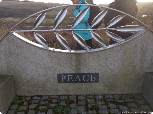 war memorial at willington