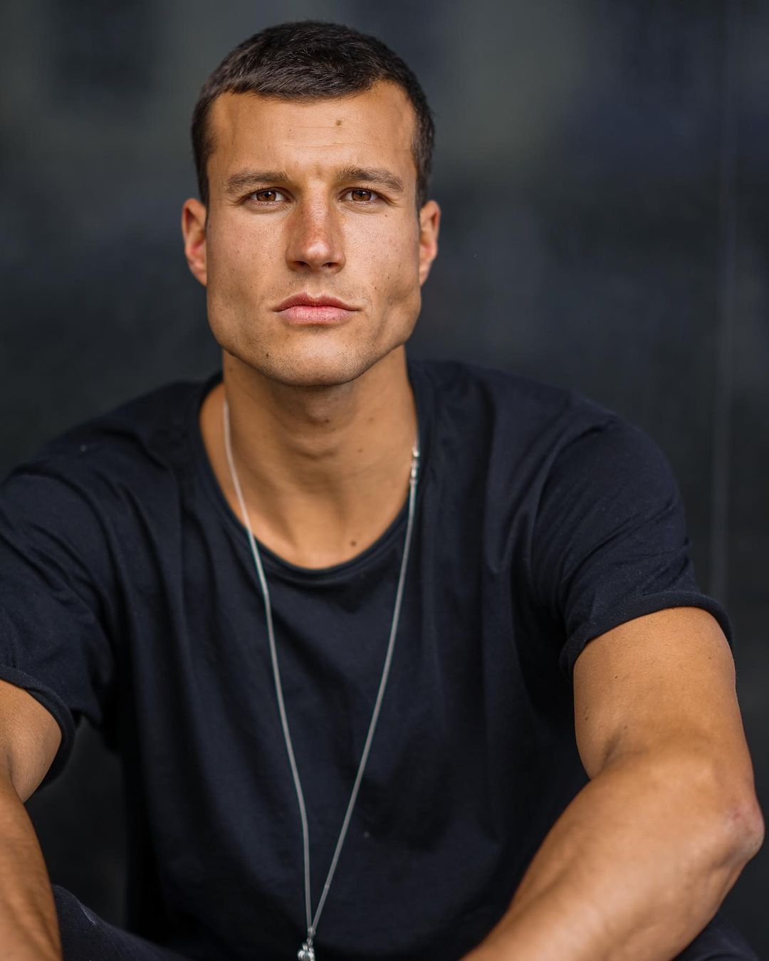 handsome-male-model-torben-konig-strong-jawline-for-days