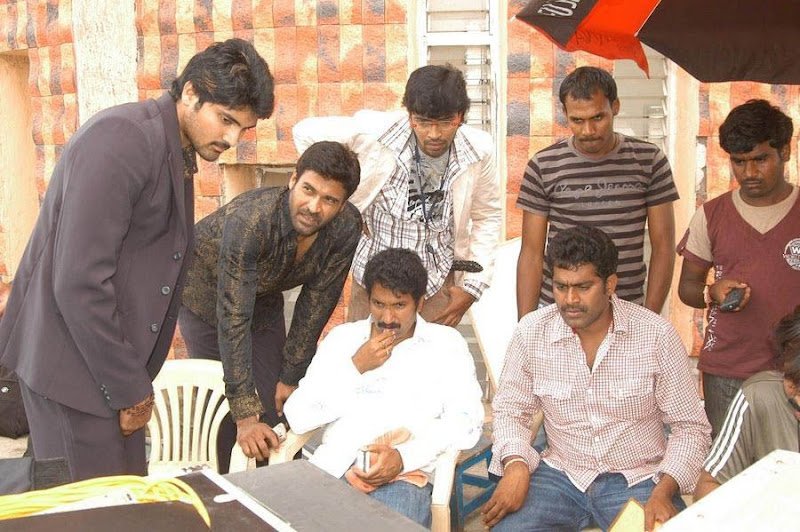 Photos Aha Naa Pellanta Movie Location StillsPhotogallery release images