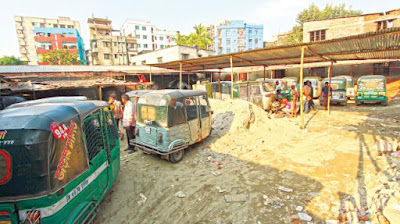 দখলে দখলে সড়ক উজাড়