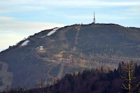 Popularne i chętnie odwiedzane szczyty Beskidu Śląskiego, czyli Klimczok i Szyndzielnia zestawione w jedną widokową pętlę.