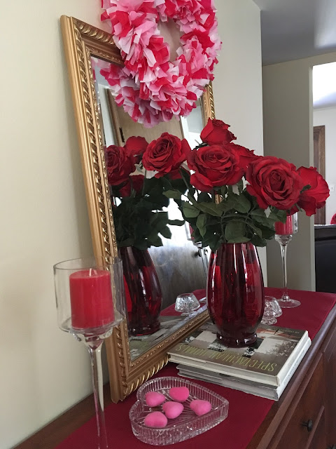 Ideas on how to decorate the interior of your home for Valentine's Day.