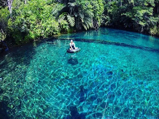 pembiasan cahaya kolam terlihat dangkal