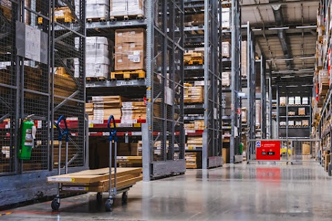 8 Reasons to Use a Warehouse Management System