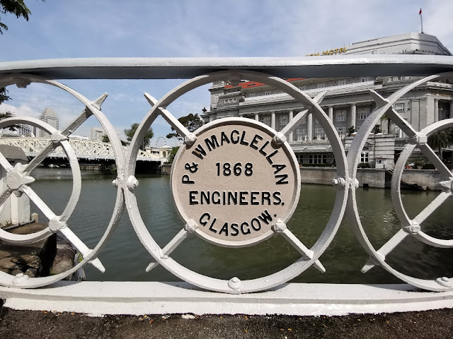 Cavenagh_Bridge_National_Monument_Singapore