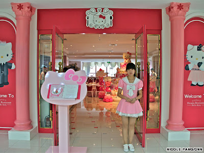 Hello Kitty temalı restaurant, hello kitty theme restaurant, restoran, hello kitty, yemek, Çin, Beijing