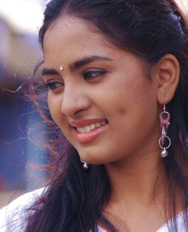 Actress SrushtiDange Latest Images