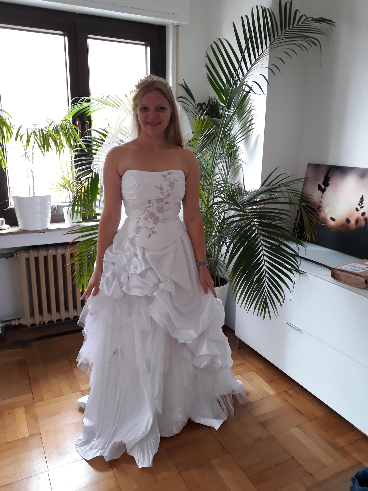 Das Regenbogen Brautkleid