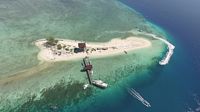 Merasakan Sensasi Pulau Pribadi di Kodingareng Keke Makassar