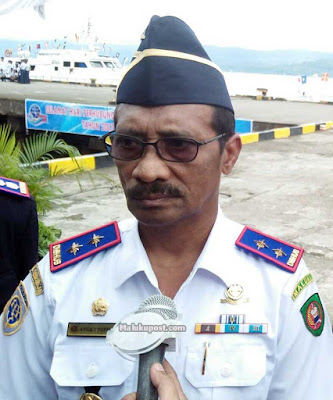 Ambon, Malukupost.com - Dinas Perhubungan (Dishub) Maluku menyatakan bantuan kapal Pelayaran Rakyat (Pelra) disalurkan Kementerian Perhubungan (Kemenhub) langsung ke kabupaten/kota penerima. "Lima unit kapal Pelra yang diserahkan Menhub, Budi Karya Sumadi di Makassar, Sulawesi Selatan pada 19 April 2018 langsung diterima kabupaten/kota," kata Kadis Perhubungan Maluku, Frans Papilaya, dikonfirmasi, Selasa (24/4).