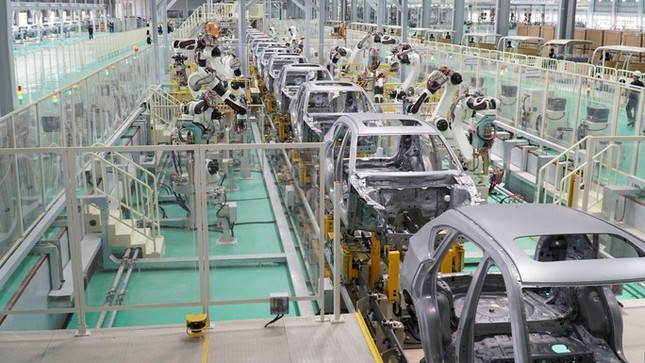 Bộ Tài chính ‘bác’ đề xuất giảm 50% lệ phí trước bạ ô tô - Ảnh 1.