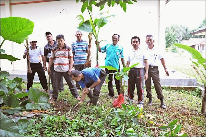 KanKemenag Tala Tanam Puluhan Pohon Pisang