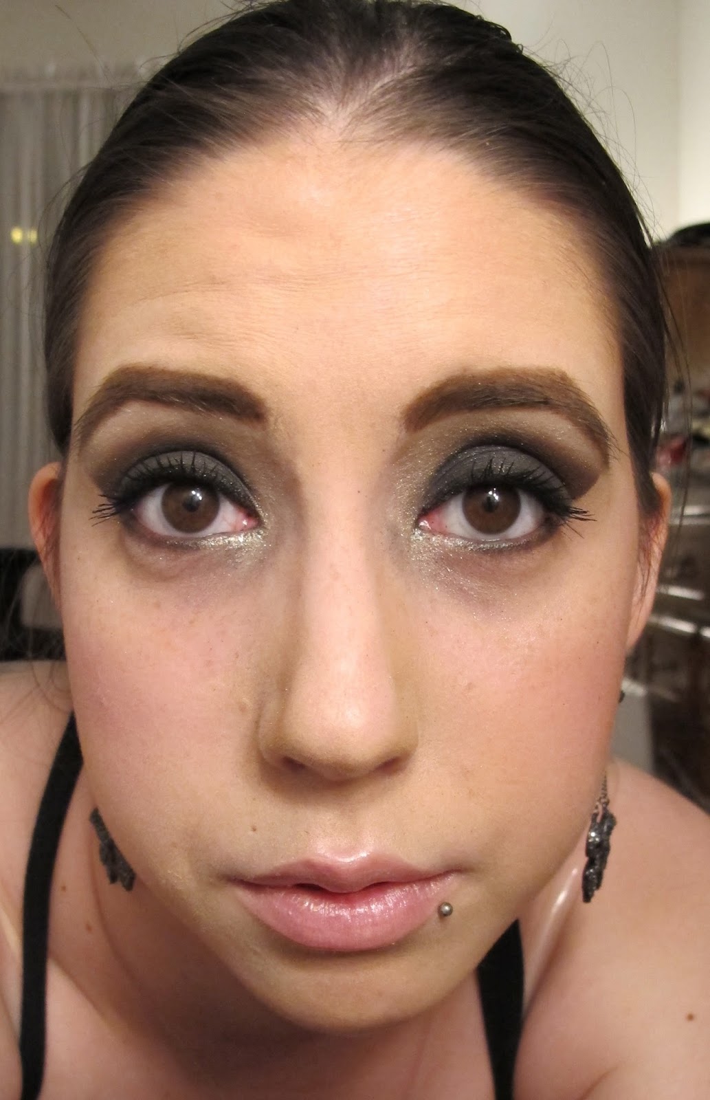 Steph Stud Makeup Dark Smokey Green Using New MAC Veluxe Pearl