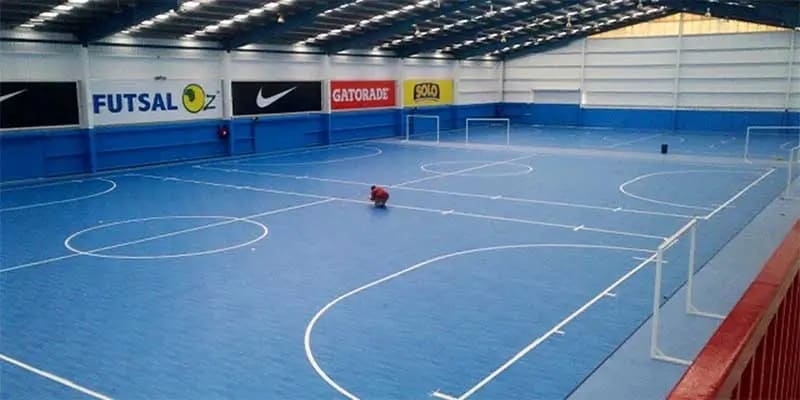 10 Keunggulan Lantai Vinyl untuk Lapangan Futsal yang Wajib Anda Ketahui