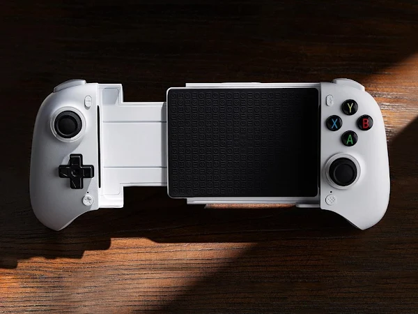 8BitDo Ultimate Mobile Controller for Android Now Available