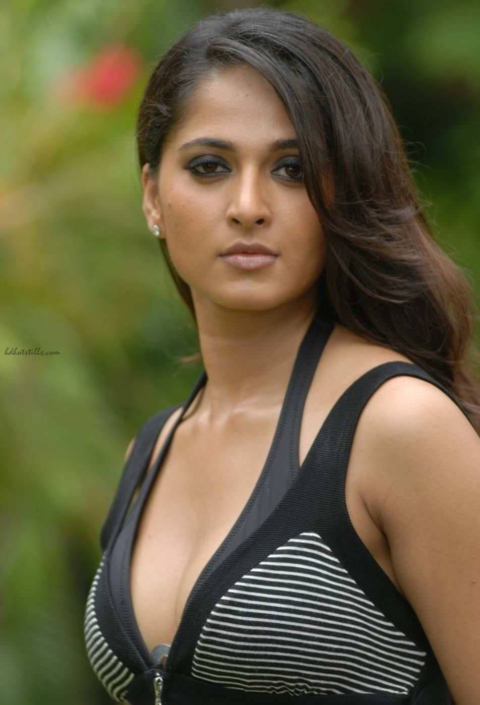 anushka hot images