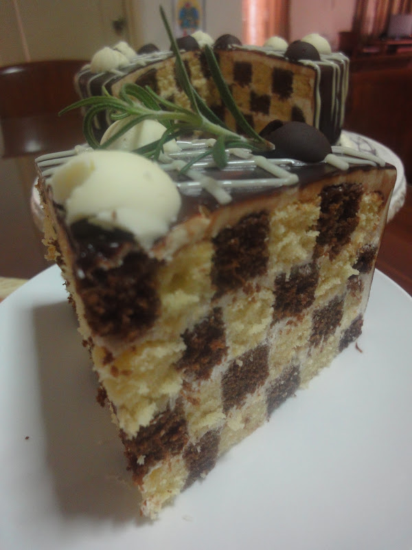 JUICY CAFE: CHECKERED CAKE