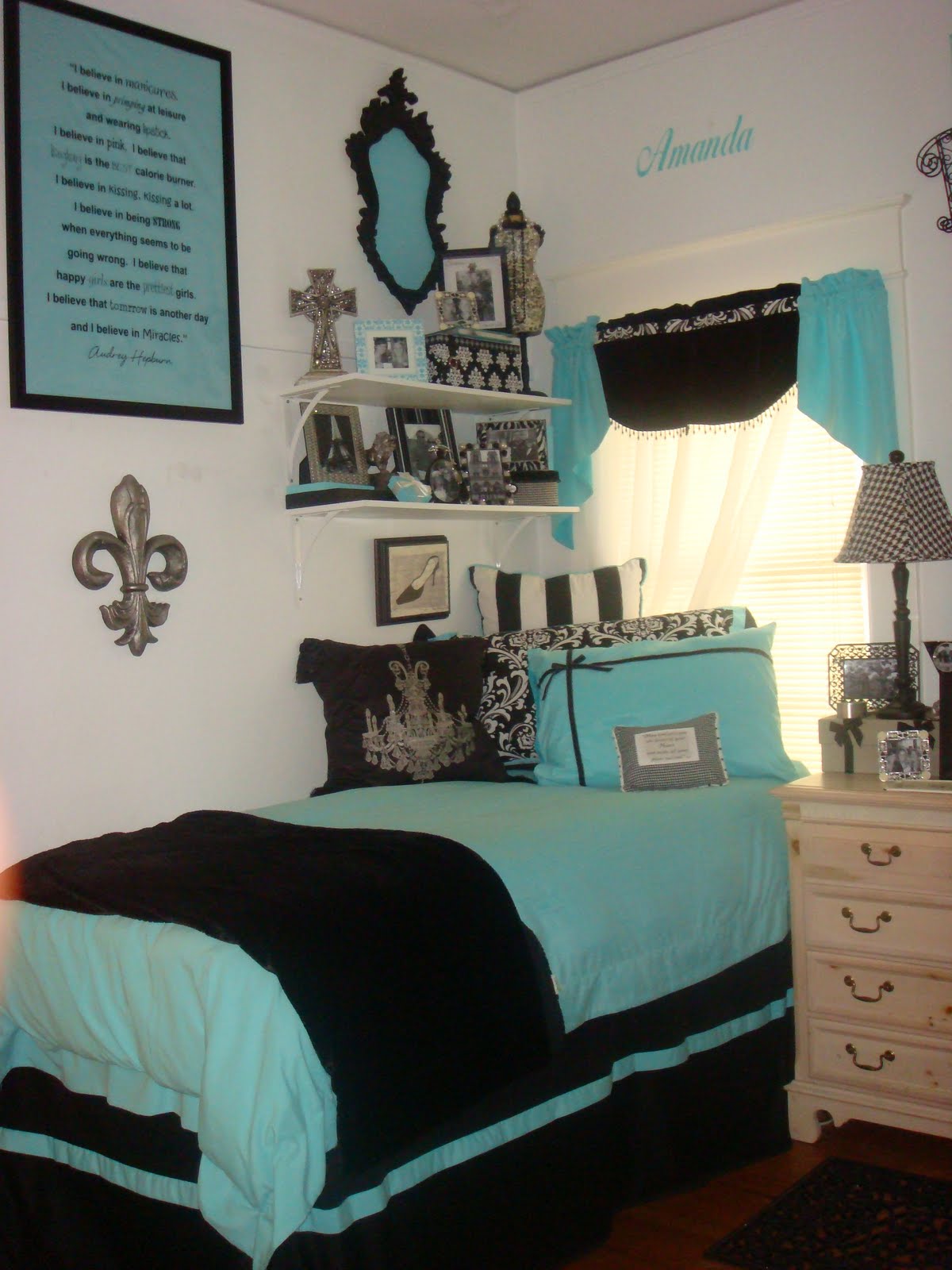 Tiffany Blue Dorm Room Ideas