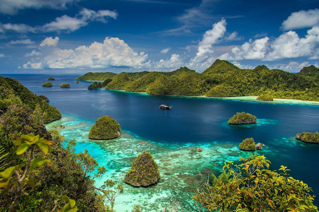 Pemandangan Wisata Raja Ampat - Papua