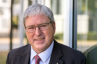 Minister für Wirtschaft, Arbeit und Energie Jörg Steinbach lobt Arbeitsmarktintegration bei KONTAKT Eberswalde, im Februar 2024., Foto: Till Budde