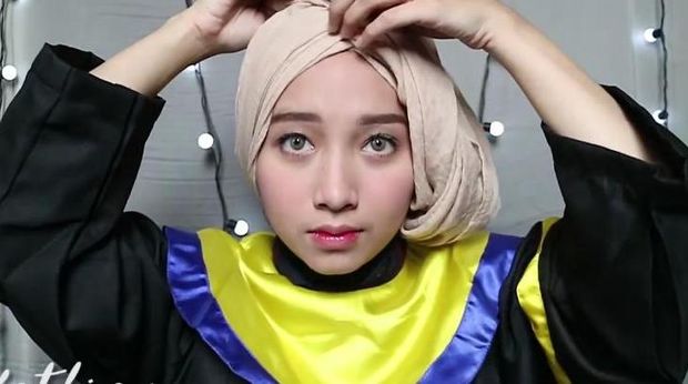 Tutorial Hijab Wisuda bagi pemula