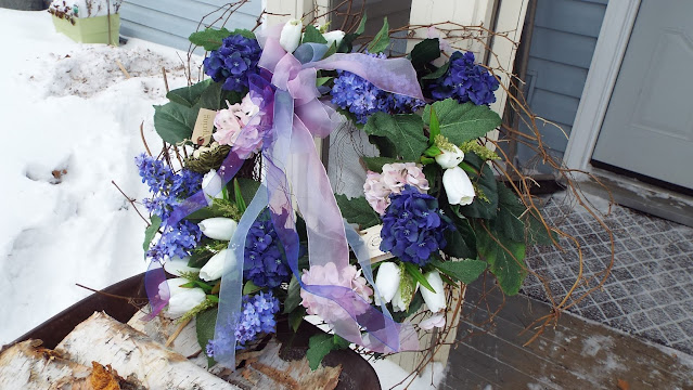 Hydrangea Twig wreath with tulips