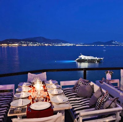 Το Matsuhisa, το Island και τα «10 καλύτερα Summer Restaurants»