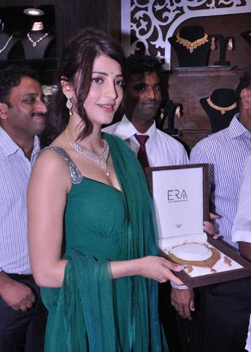 shruti haasan in sleeveless salwar spicy at malabar gold diamonds room launch actress pics