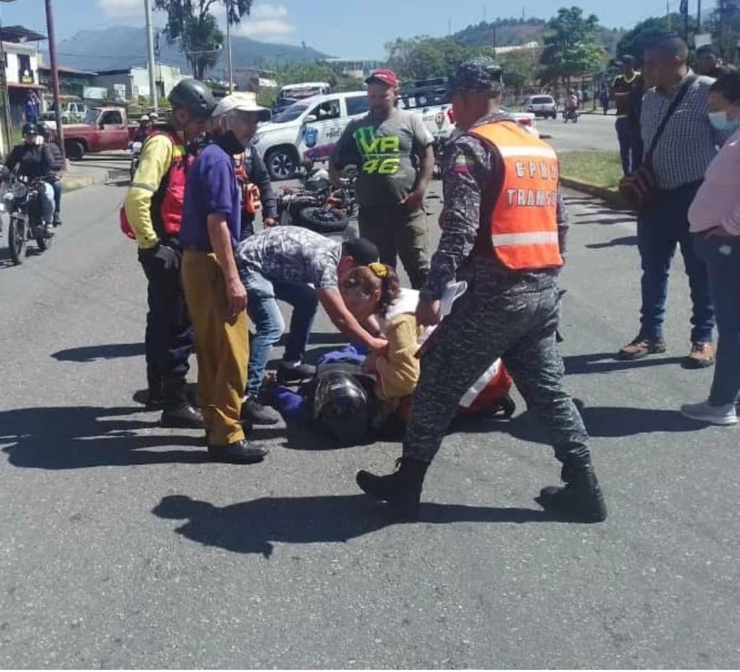 Ciudadano lesionado tras colisión en Las Américas
