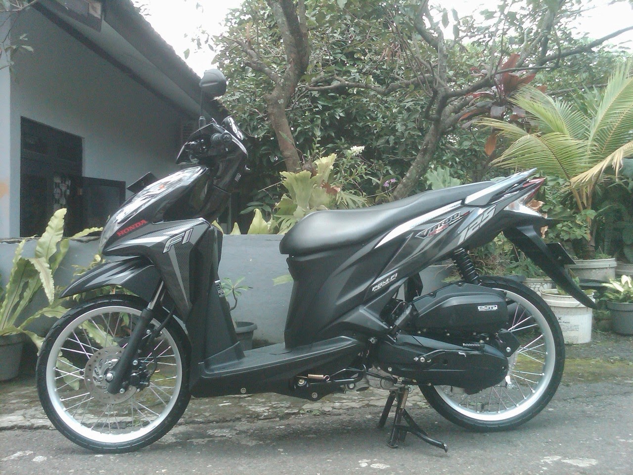 Koleksi Modifikasi  Motor Vario  Cbs  125  Warna Hitam Terbaru  