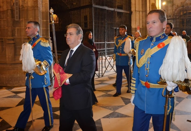 Procesión Claustral, espada de San Fernando