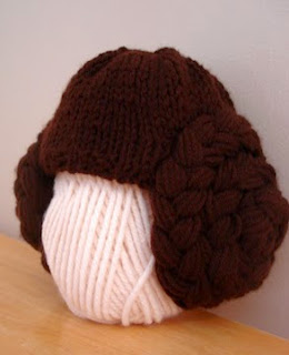 http://translate.googleusercontent.com/translate_c?depth=1&hl=es&rurl=translate.google.es&sl=en&tl=es&u=http://www.fiberfluxblog.com/2013/10/free-knitting-patternprincess-leia-hat.html&usg=ALkJrhj7rET1M2EAiAw-enwzfL1vHIzX_A