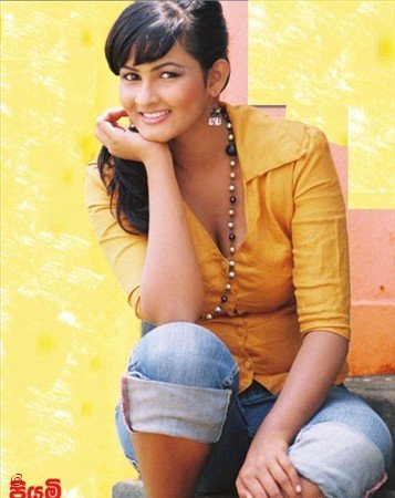 Piumi PurasingheSexy Girls Pictures