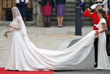 Kate Middleton's Wedding Dress Disney Make a Copy of This Out of Sugar